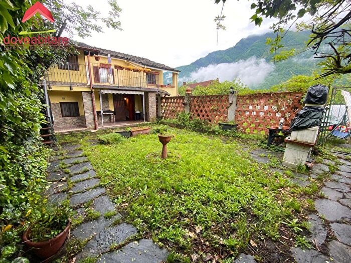 Casa trilocale in vendita in Vicolo Piazza, Pinasca