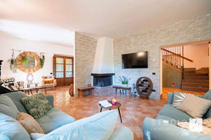 Casa con 5 locali in vendita in Strada Provinciale Monte Volterrano, Volterra