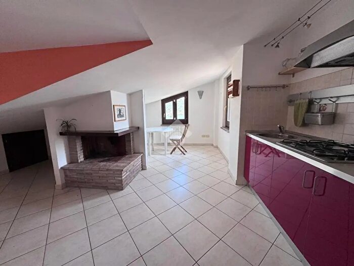 Appartamento trilocale in vendita in Via della Rocca, Trevignano Romano
