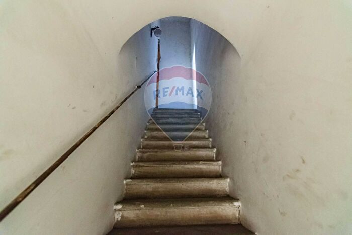 Casa con 10 locali in vendita in Via Antonino Paternò di San Giuliano, Giarre