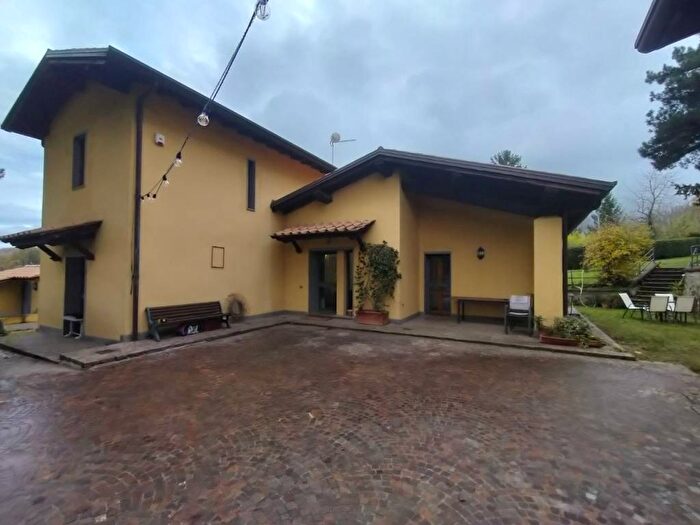 Casa quadrilocale in affitto in VIA DEI LAGHI, Centro, Rocca di Papa