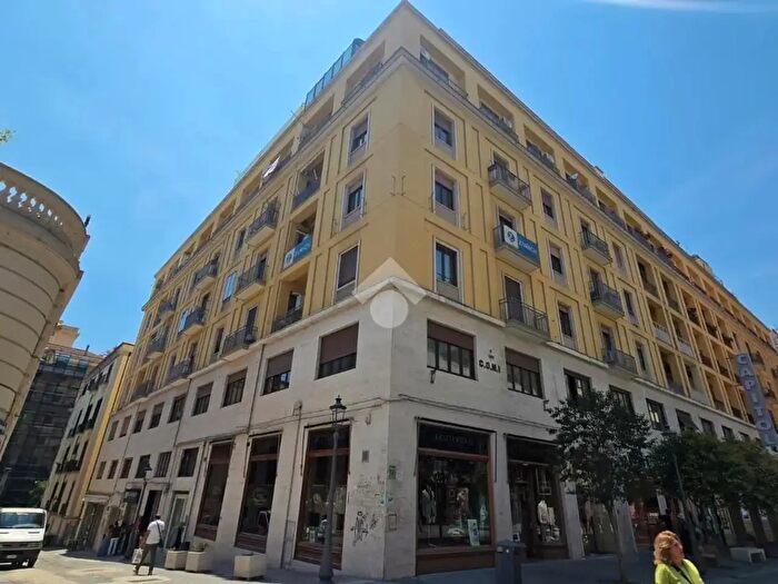 Appartamento con 5 locali in vendita in Via Raffaele Conforti, Salerno
