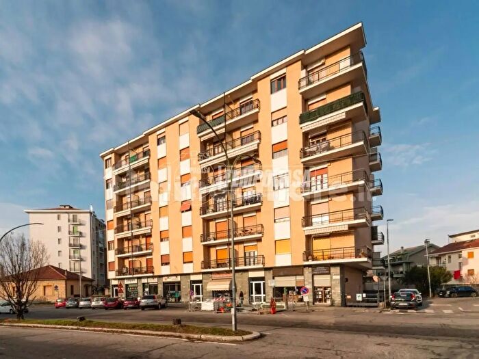 Appartamento con 5 locali in vendita in Corso Palmiro Togliatti, Collegno