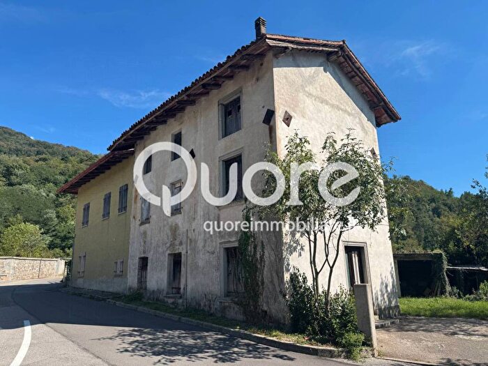 Casa con 6 locali in vendita in Racchiuso, Attimis