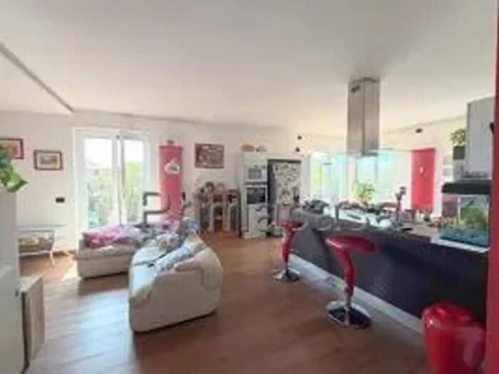 Appartamento quadrilocale in vendita in Via Peschiera, Verona