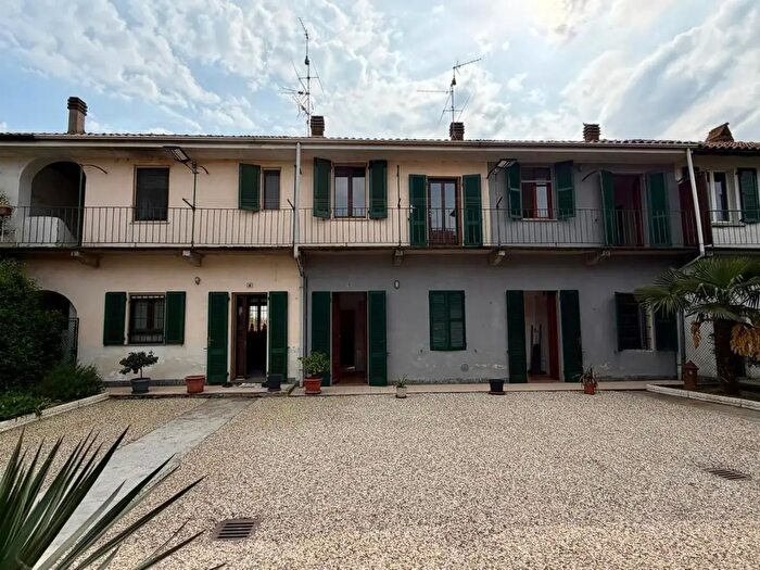 Casa con 9 locali in vendita in Corso Garibaldi, Mortara