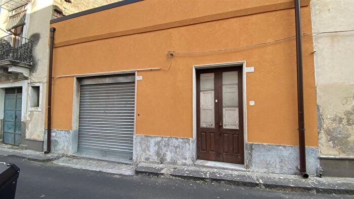 Casa con 6 locali in vendita in Via San Giuseppe Scordia, Scordia