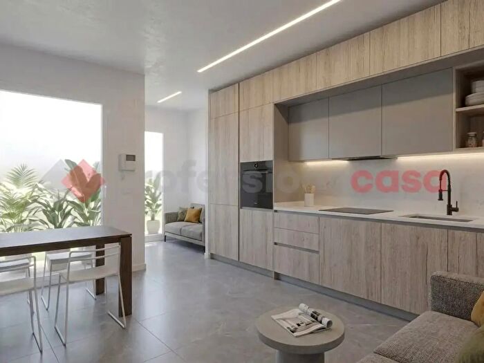 Appartamento con 5 locali in vendita in Via Marchefave Snc, Lendinara