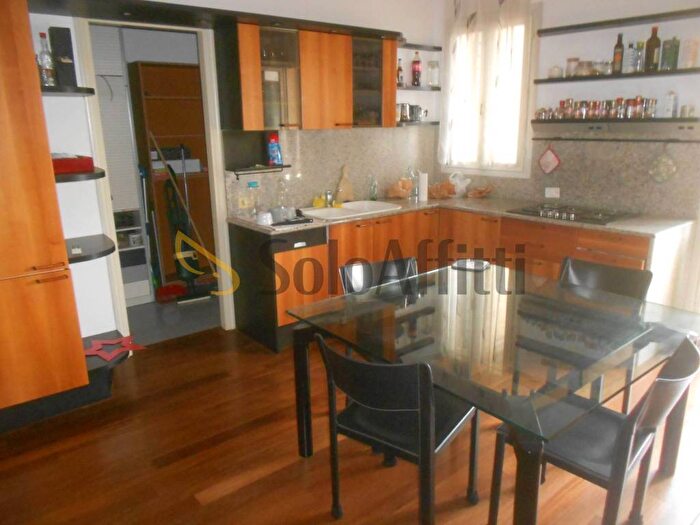 Appartamento quadrilocale in affitto in Via Francesco Squarcione, Piazze Duomo, Padova