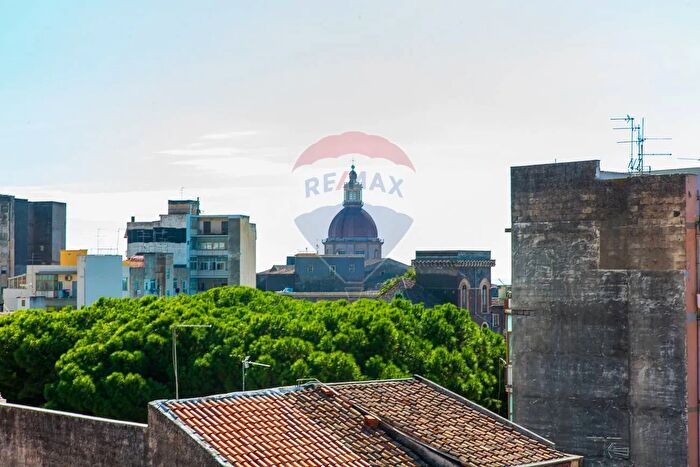 Appartamento quadrilocale in vendita in Via Marchese, Catania