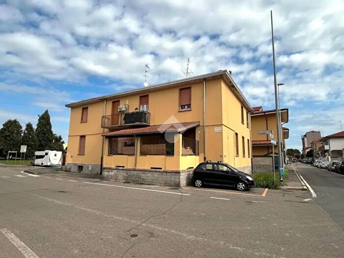 Appartamento bilocale in vendita in Via Martiri della Libertà, Bareggio