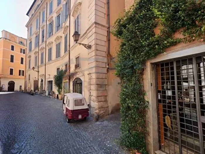 Appartamento quadrilocale in vendita in Vicolo di San Giuliano, Roma