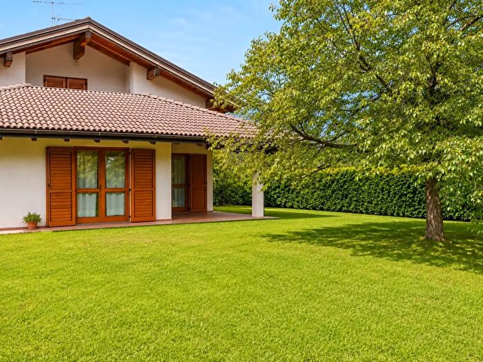 Casa con 6 locali in vendita in Via Caorso, Caldonazzo