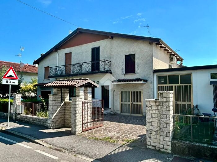 Casa quadrilocale in vendita in Via del Santellone, Brescia