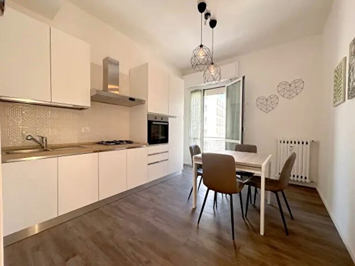 Appartamento trilocale in vendita in Viale Regina Margherita, Rimini