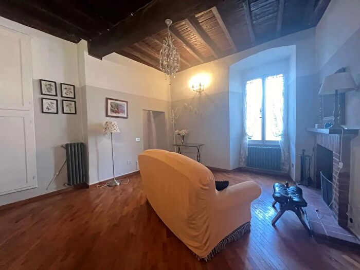 Appartamento trilocale in affitto in Via Pierleone, Spoleto