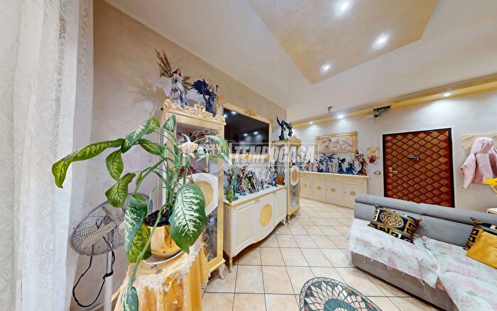 Appartamento con 5 locali in vendita in Via degli Ulivi, Torino