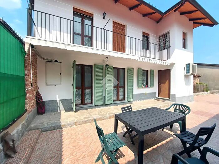 Casa quadrilocale in vendita in Via Giusto Lanteri, Cumiana