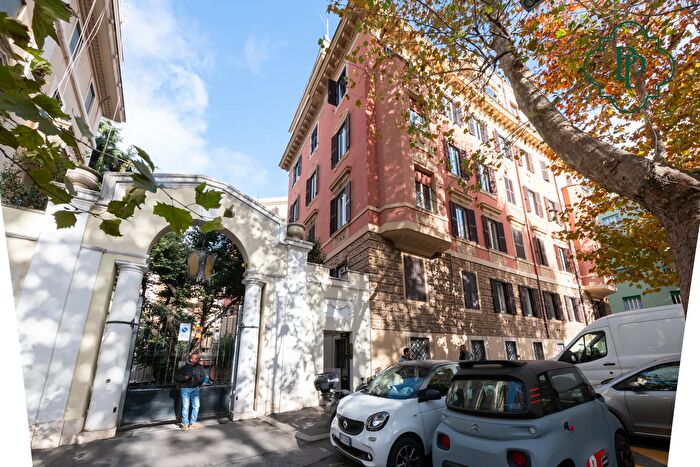 Appartamento con 5 locali in vendita in Viale Parioli, Roma