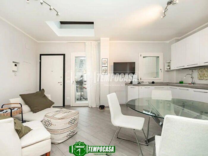 Appartamento bilocale in vendita in Via Padana Superiore, Bellinzago Lombardo