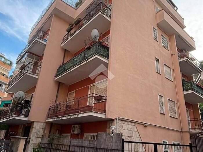 Appartamento bilocale in affitto in Via della farnesina, Vigna Clara Vigna Stelluti, Roma
