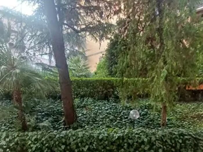 Appartamento con 5 locali in vendita in Roma