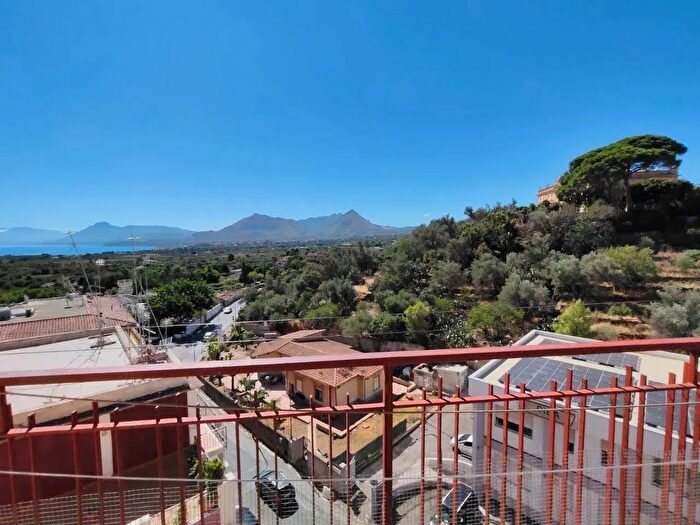 Appartamento con 7 locali in vendita in Via Alcide De Gasperi, Bagheria