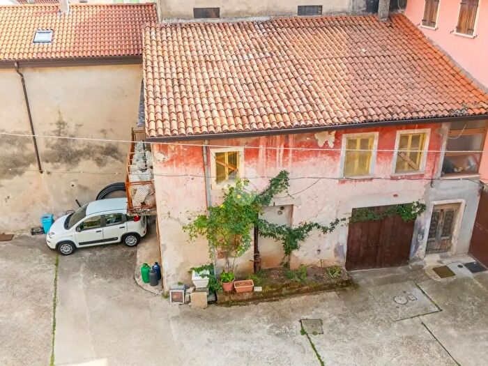 Appartamento bilocale in vendita in Via Roma, Montecchia Di Crosara