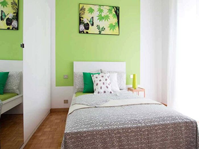 Appartamento con 5 locali in affitto in Via Alfonso Capecelatro, San Siro, Milano