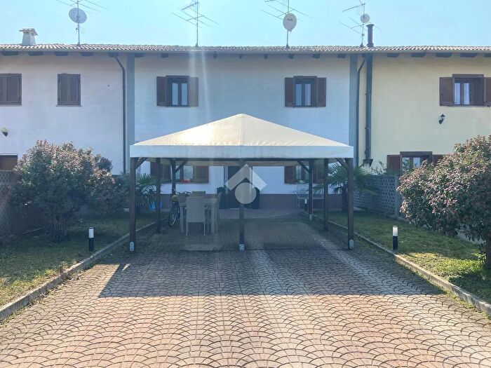 Case in Vendita e in Affitto - 3