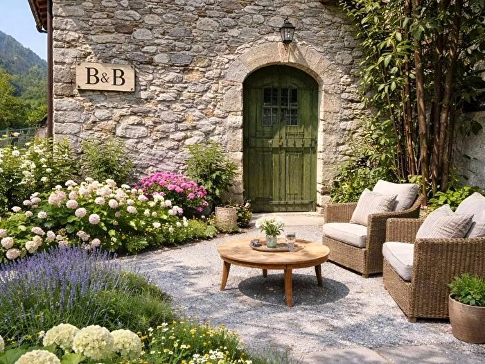 Casa bilocale in vendita in Via Don Cortinovis Nn, Val Brembilla