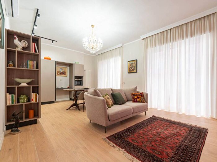 Appartamento quadrilocale in affitto in Via Toledo, Porto Municipio, Napoli