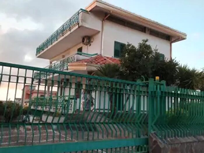 Casa con 5 locali in vendita in Via Ugo Foscolo, Pollena Trocchia