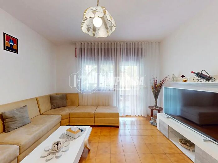 Casa quadrilocale in vendita in Via a Labriola, Bagnolo In Piano