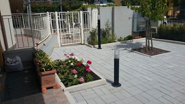 Appartamento trilocale in vendita in Piazza dei Martiri, Ostra