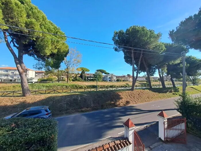 Casa trilocale in vendita in Massa