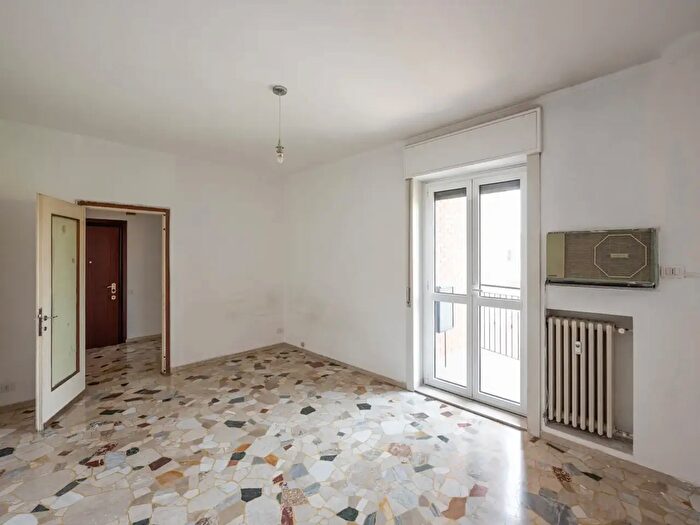 Appartamento trilocale in vendita in Via Padova, Milano