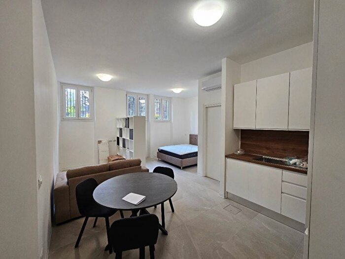 Appartamento monolocale in affitto in Via Amedeo dAosta, Città Studi, Milano