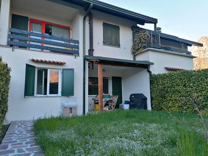 Appartamento trilocale in affitto in Via Fiume, Centro, Ballabio