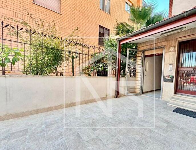 Appartamento bilocale in vendita in Via Enrico dellAcqua, Roma