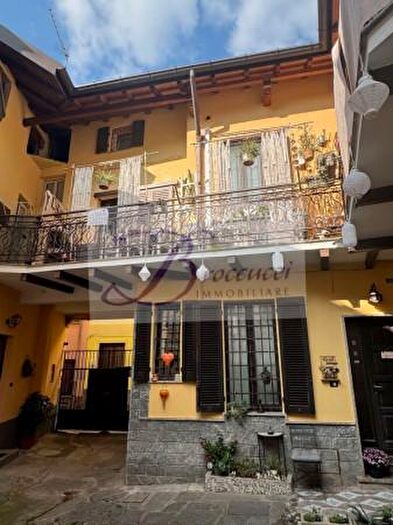 Appartamento trilocale in vendita in Porto Ceresio