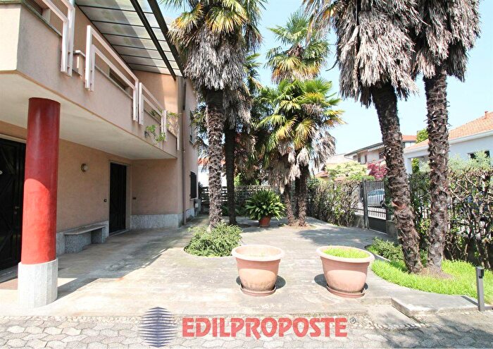 Case in Vendita e in Affitto - 3