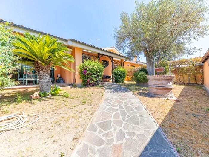 Casa con 5 locali in vendita in Via dei Pescatori, Roma