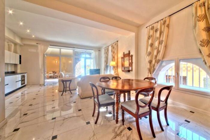 Appartamento quadrilocale in affitto in Via Duca degli Abruzzi, Portofino