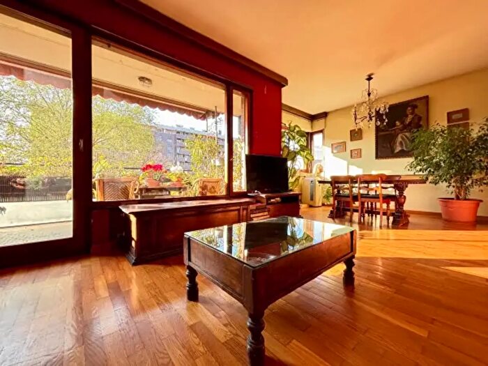 Appartamento con 5 locali in vendita in Via Pergine, Milano