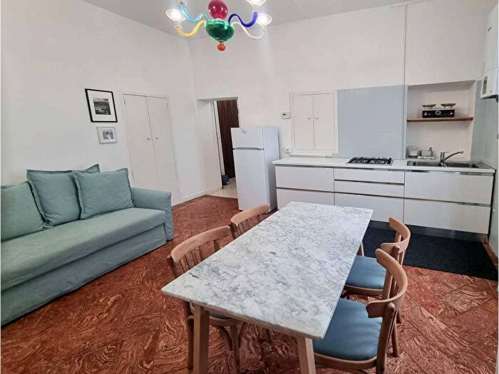 Appartamento bilocale in affitto in Via Lambertenghi, Centro Storico, Como