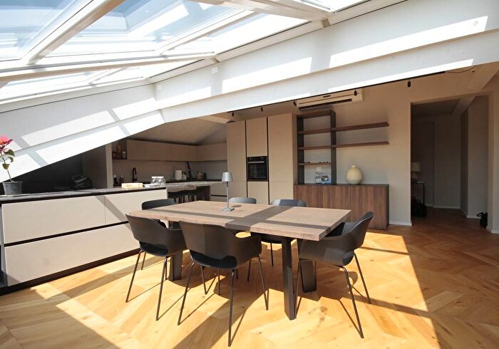 Casa quadrilocale in affitto in Viale Francesco Rismondo, Centro, Riccione