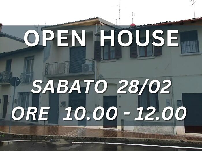 Appartamento bilocale in vendita in Via Ansperto da Biassono, Biassono