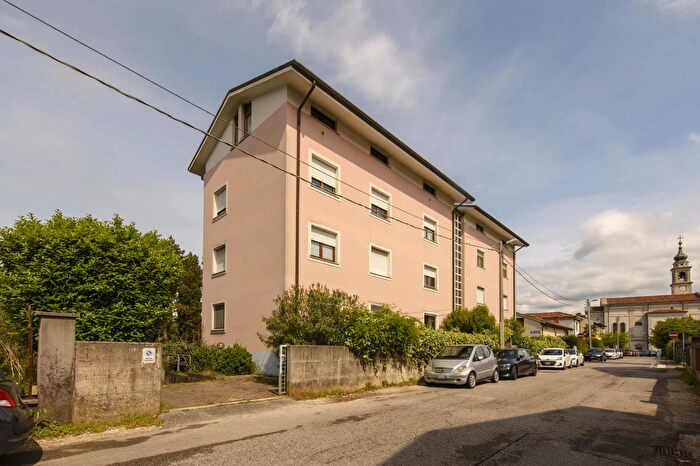 Appartamento con 6 locali in vendita in Gorizia Via Reggimento Piemonte Reale, Gorizia