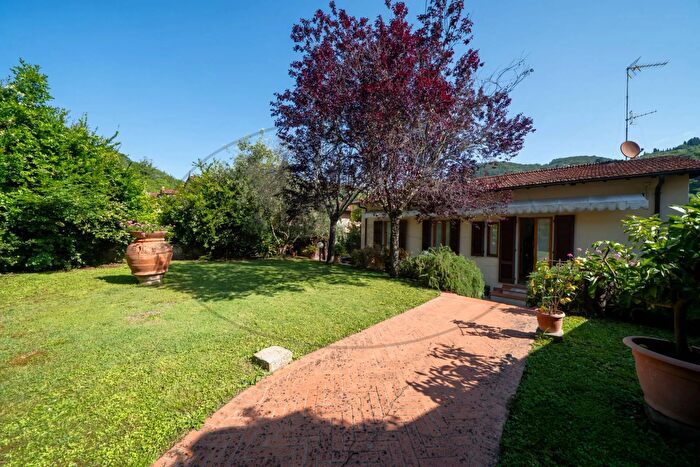 Casa con 5 locali in vendita in Via Sambre, Fiesole